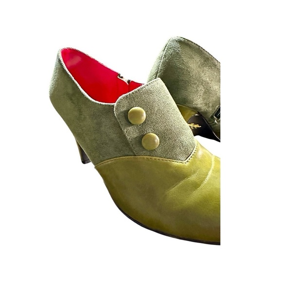 LULU HUN, LONDON, WOMENS GREEN SUEDE & LEATHER HEELS WITH RED INSOLE. - Picture 4 of 15